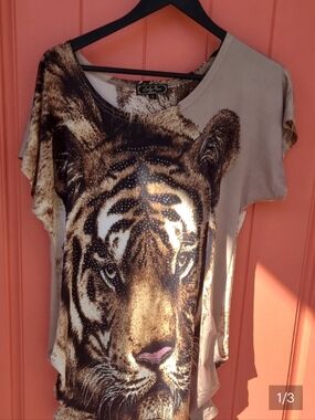 Jennifer Moore Taupe & Brown Tiger Face Short Sleeve Top with Stud Accents